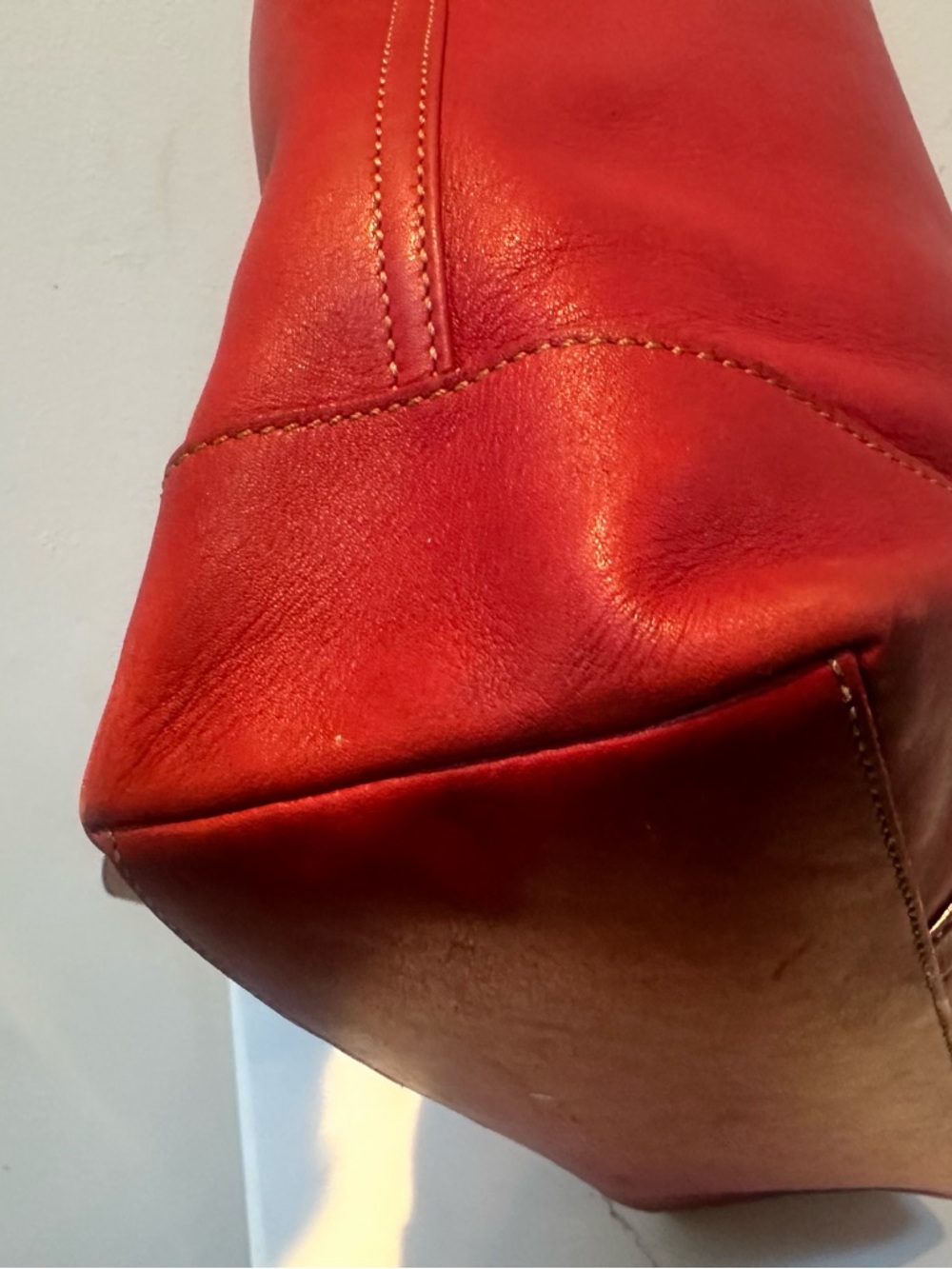 Coach Vintage 2003 Hampton Leatherware with Bullseye logo on creed. Leather Tote - Picture 9 of 14